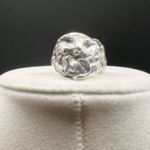 Vintage Artisan Sterling Silver Floral Ring